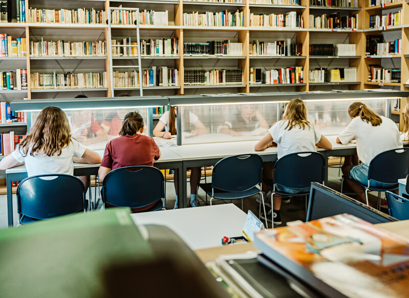 Spanish library at Colegio Alemán