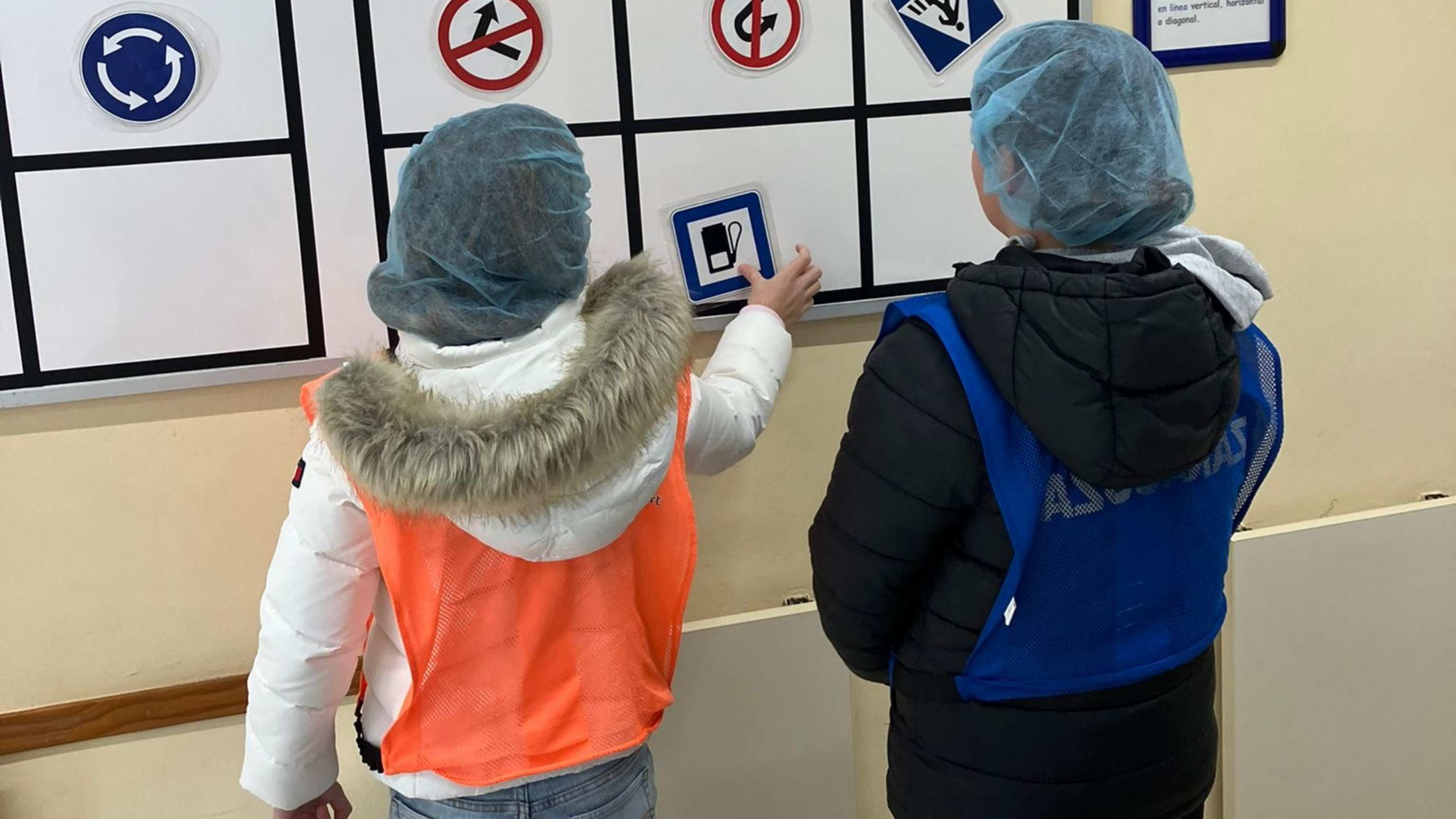 Pequeños agentes en acción: los alumnos de 5º de Primaria aprenden sobre educación vial